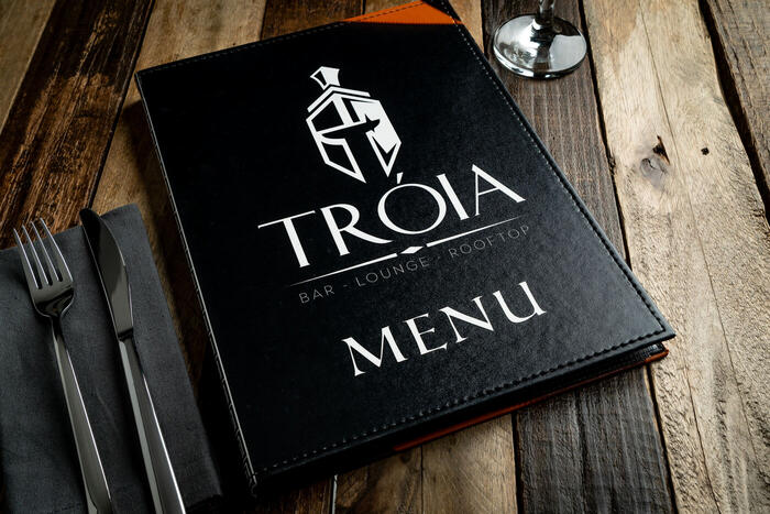 cardápio em couro impresso personalizado