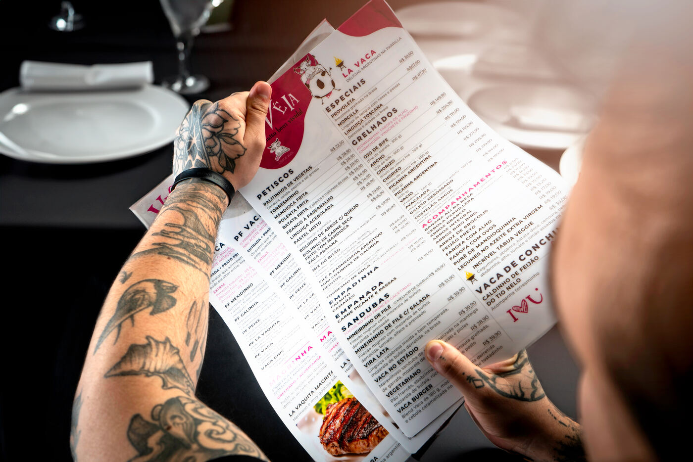 cardápio em couro impresso personalizado