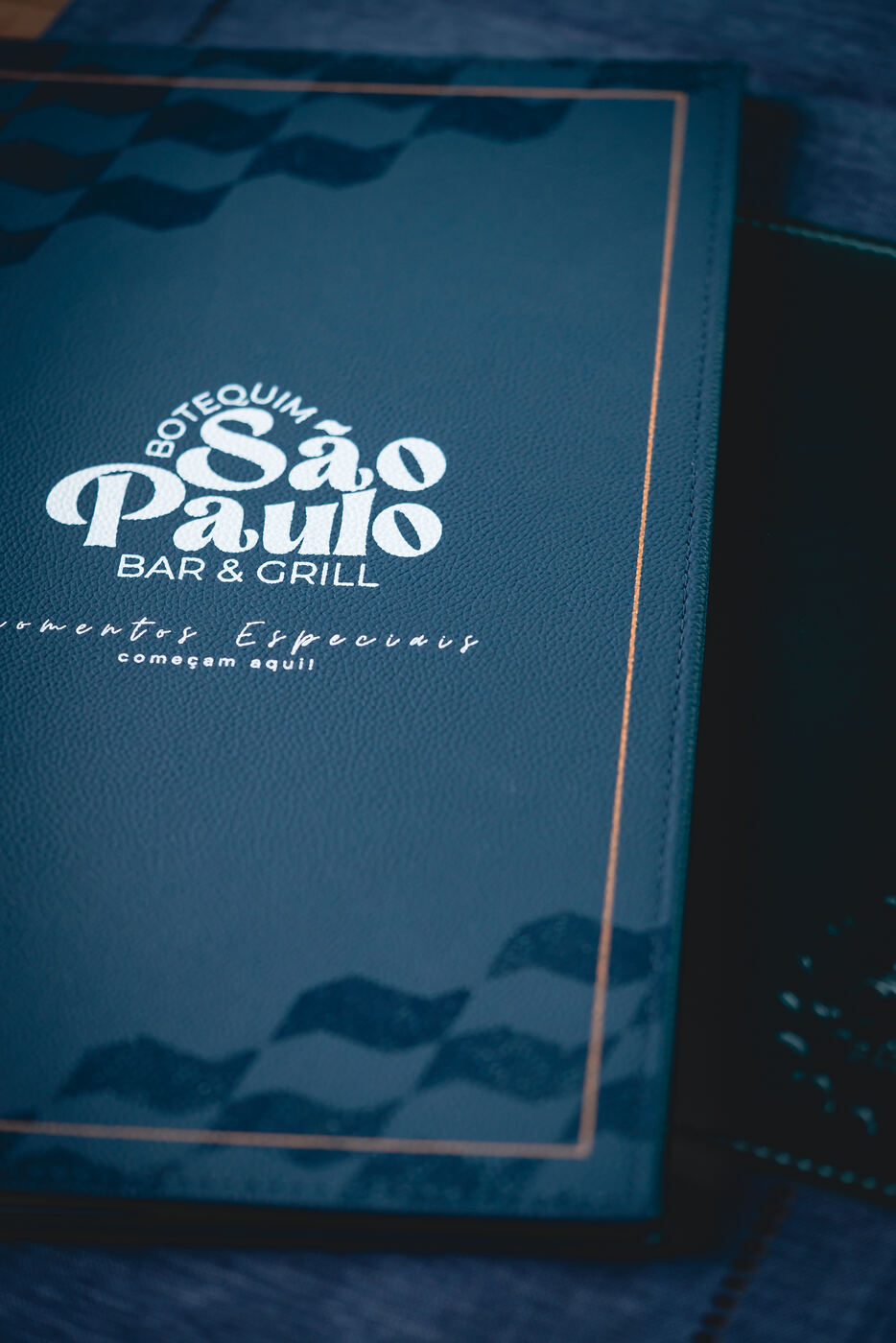 cardápio em couro sintético para hamburgueria