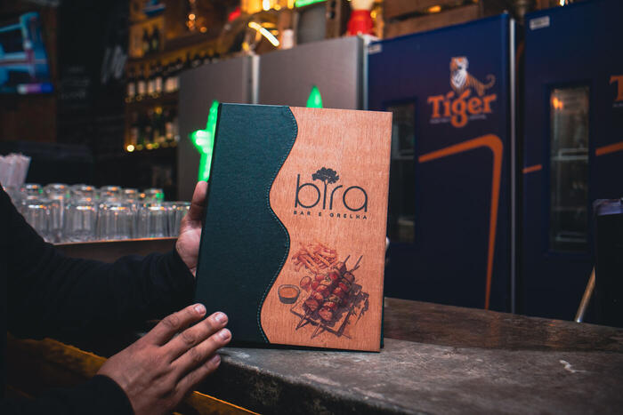 cardápio em couro impresso personalizado