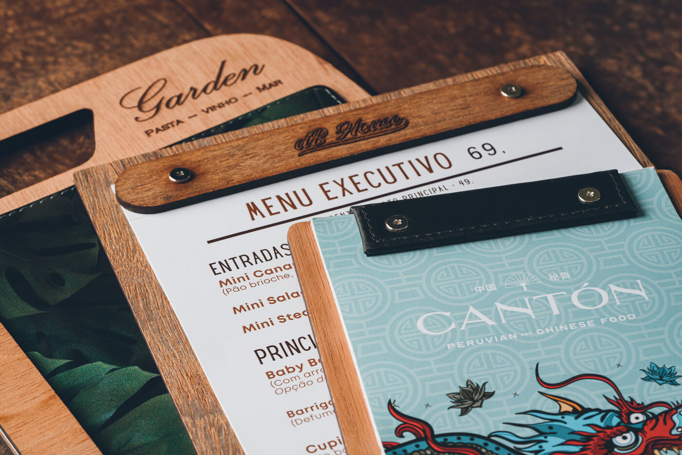cardápio de madeira para cantina italiana
