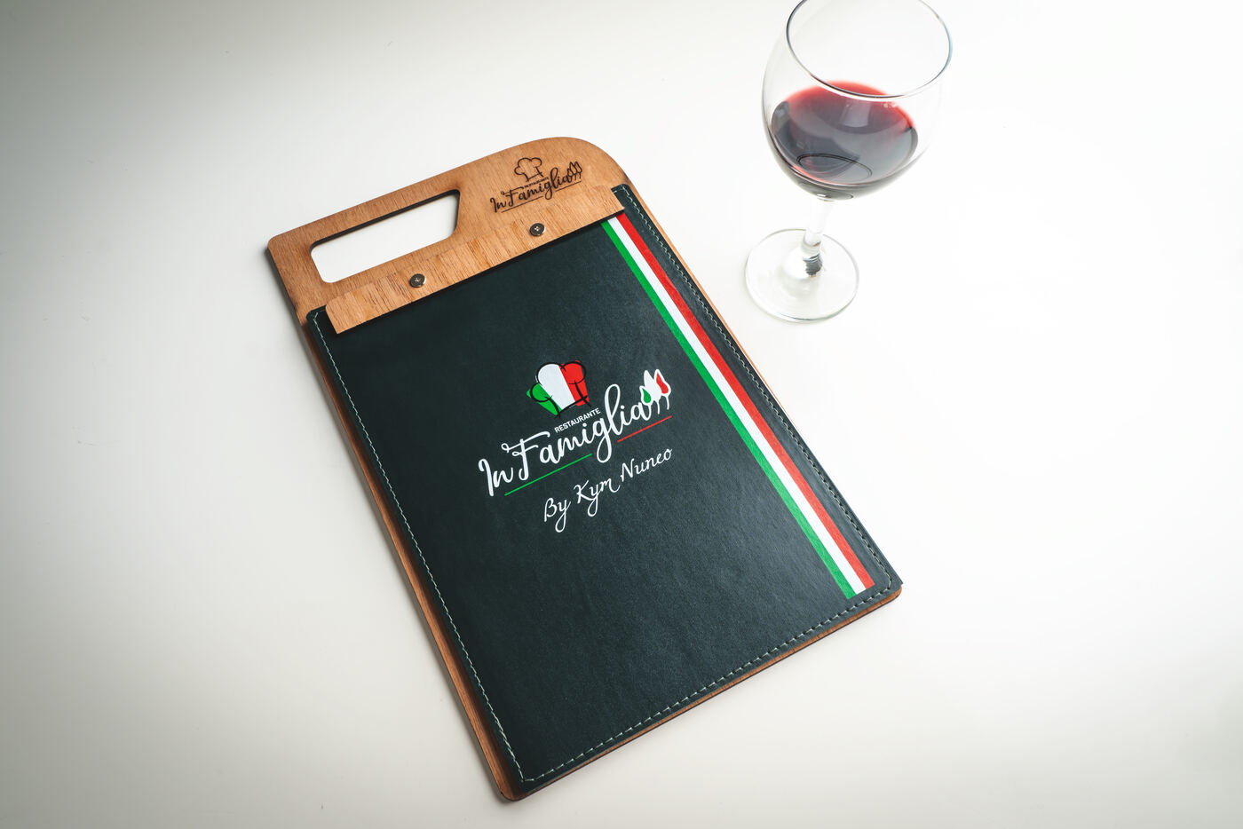 cardápio de madeira personalizado