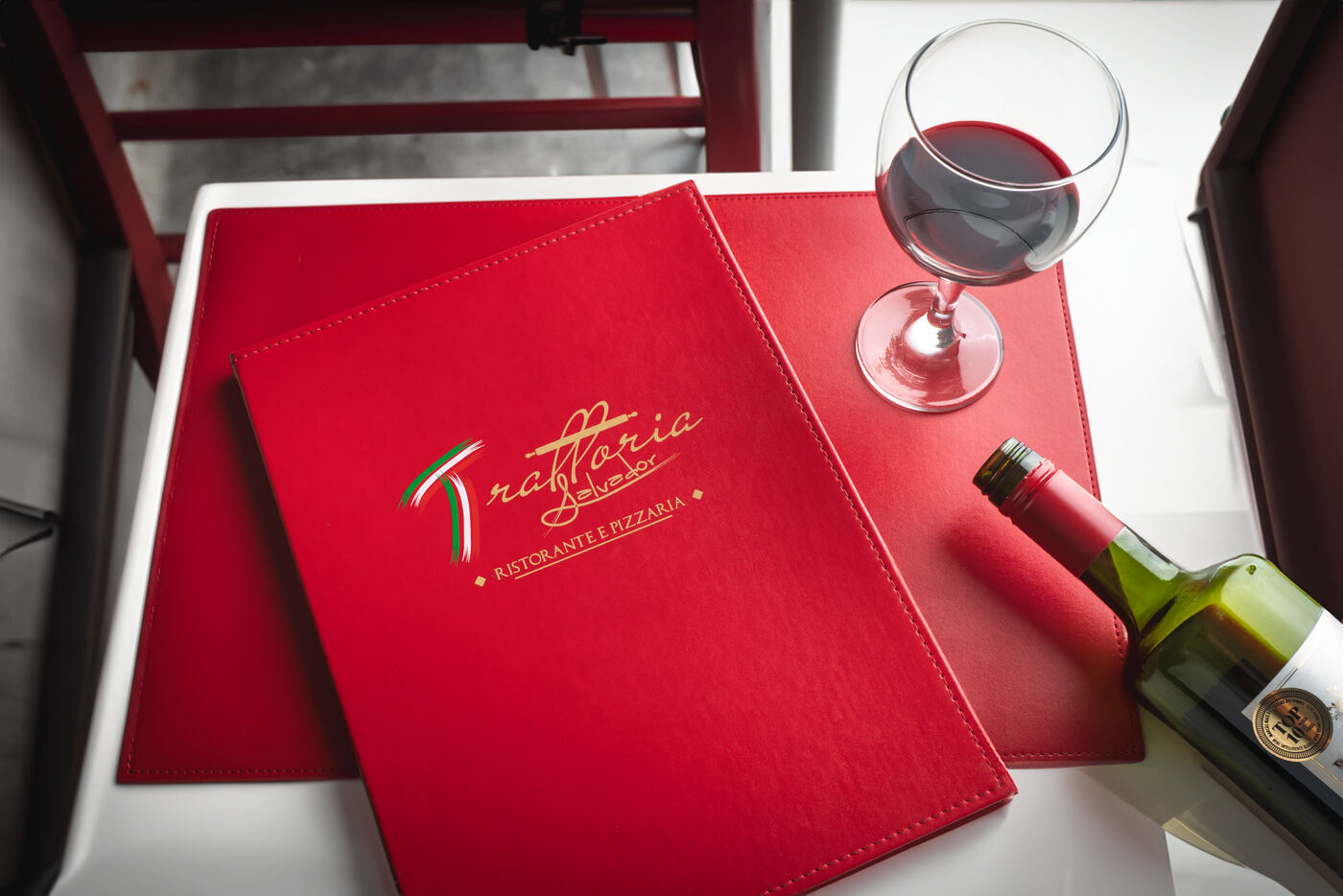 cardápio em couro sintético para cantina italiana