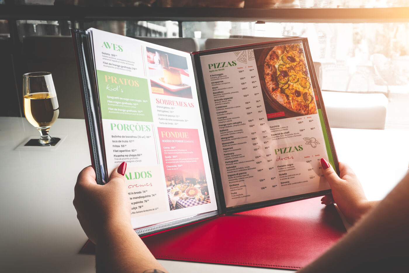 cardápio em couro sintético para cantina italiana